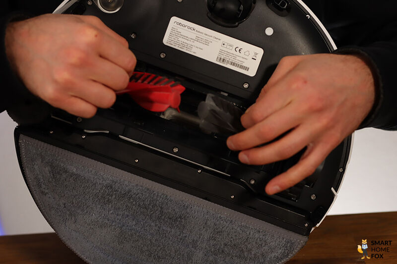 Roborock Saros 10 Buerste in der Nahaufnahme